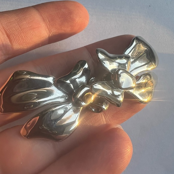Vintage Les Bernard  silver tone large bow earrings